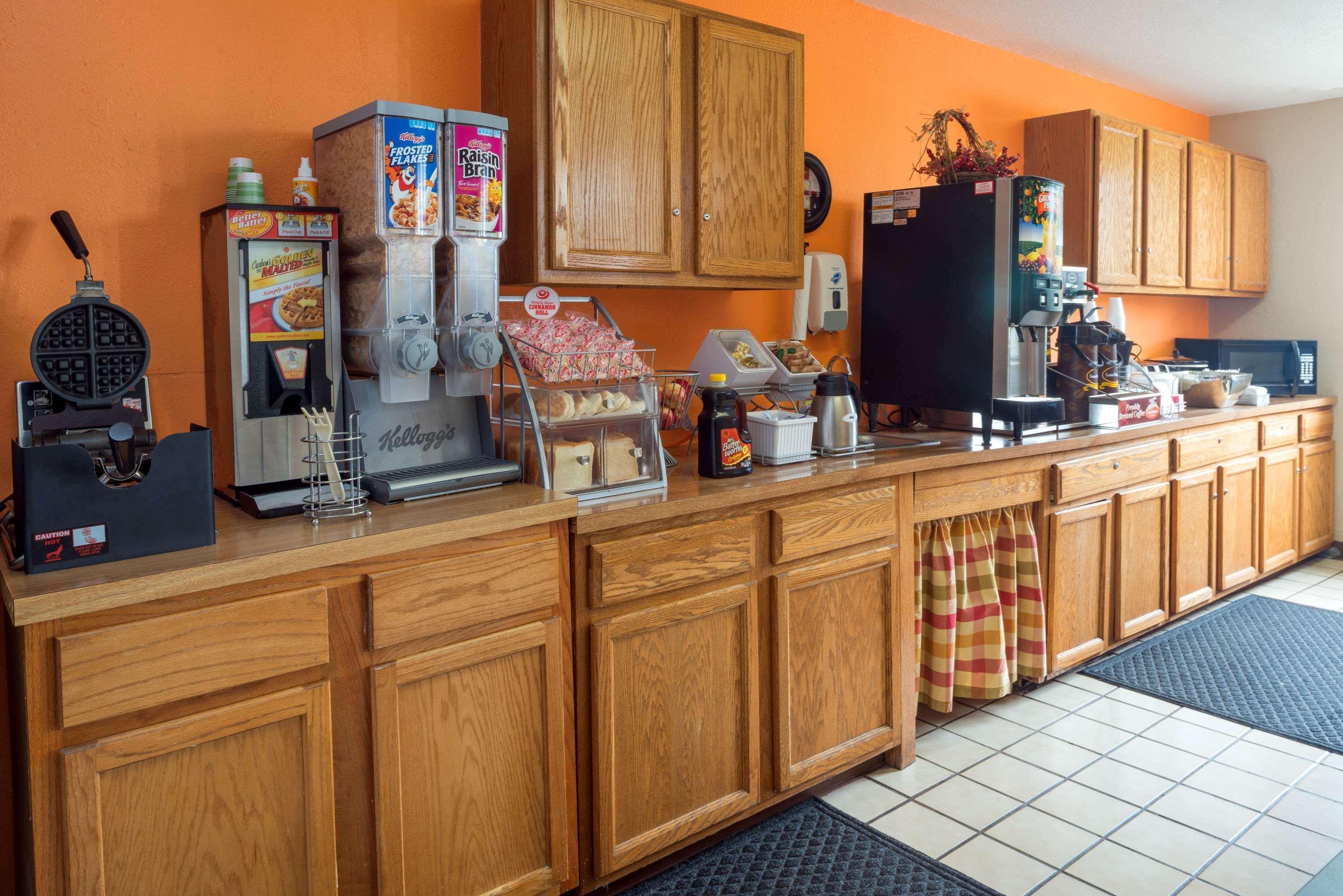 Super 8 By Wyndham Omaha Ne Hotel Екстериор снимка