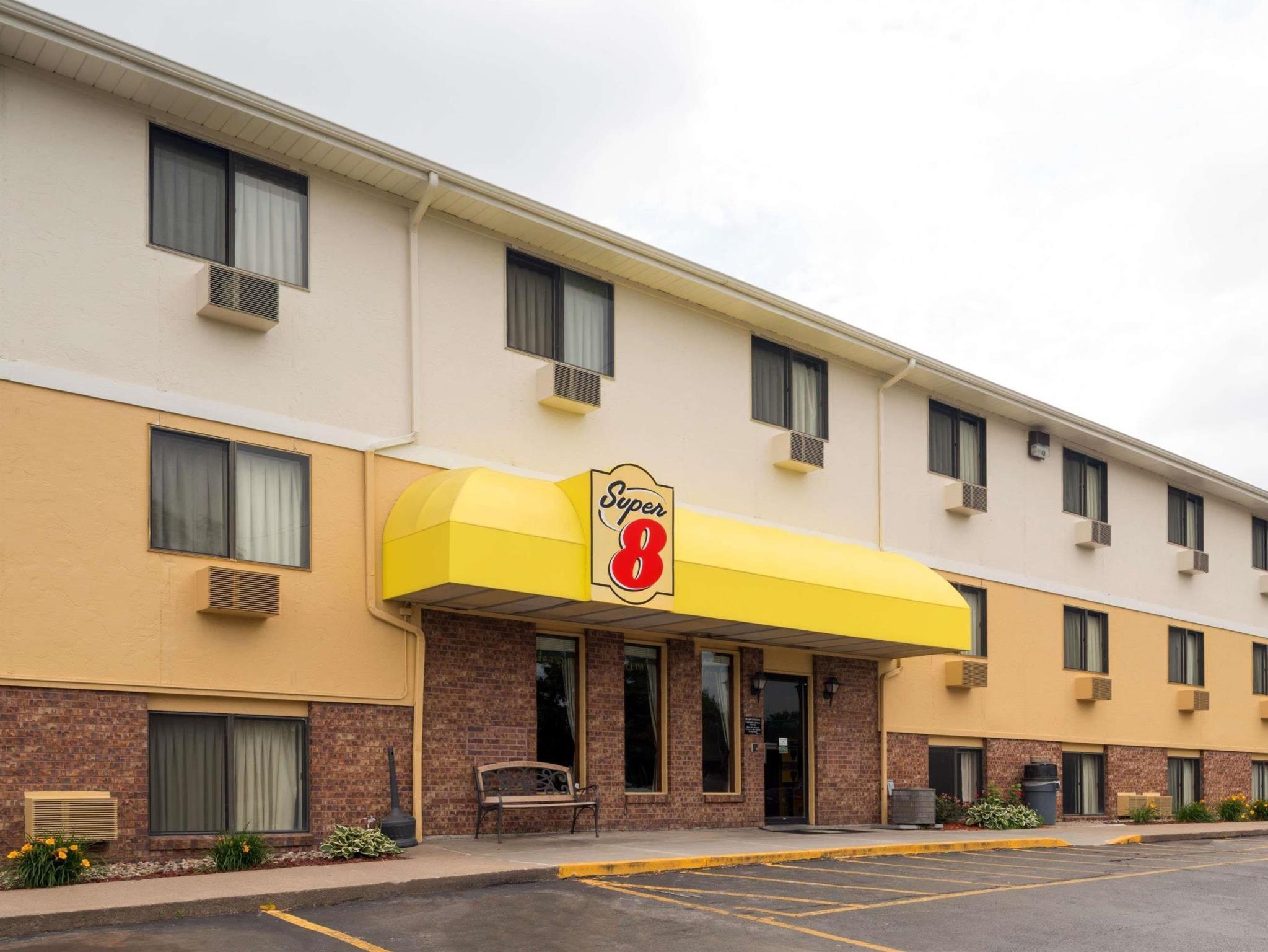 Super 8 By Wyndham Omaha Ne Hotel Екстериор снимка